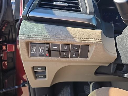 Used 2018 Honda Odyssey Touring image 27