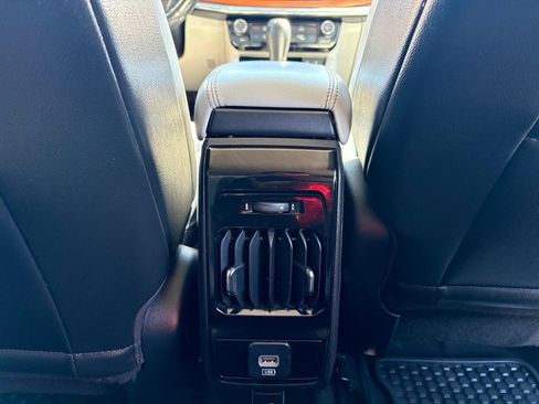 Used 2022 Jeep Compass Limited image 17