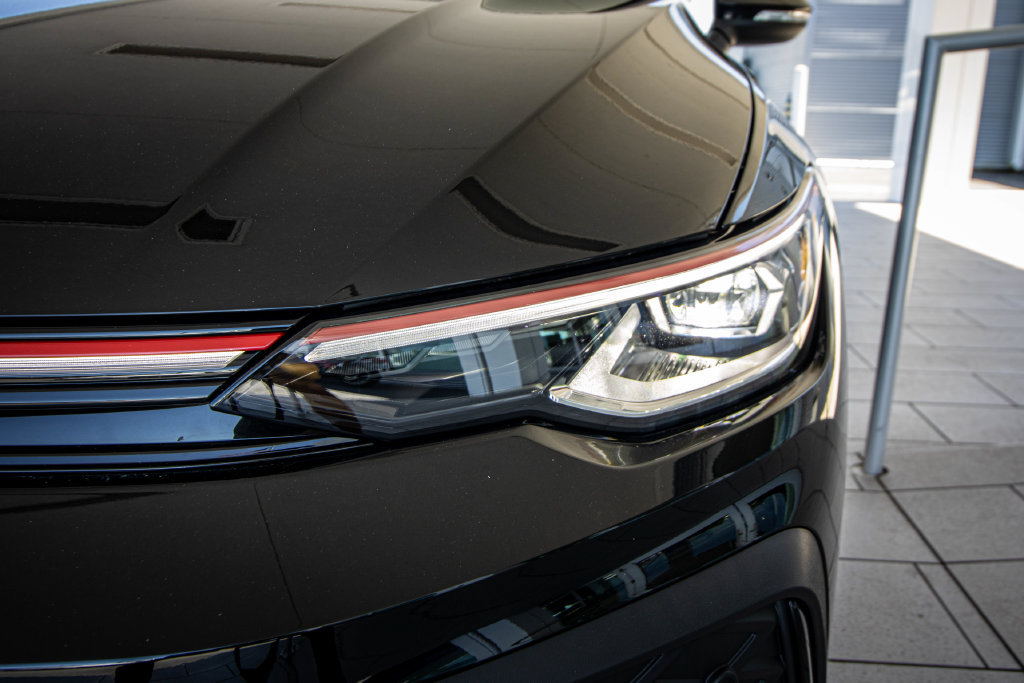 New 2026 Volkswagen GTI SE FWD image 7