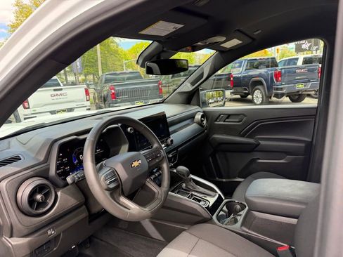 Used 2025 Chevrolet Colorado W/T w/ Advanced Trailering Package RWD image 13