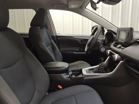 Used 2019 Toyota RAV4 LE w/ All Weather Liner Package AWD/4WD image 21