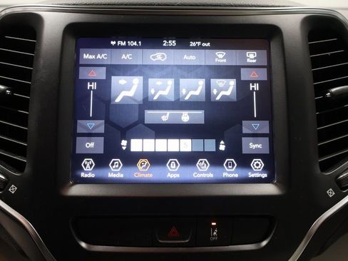 Used 2022 Jeep Cherokee Latitude Lux w/ Mopar Interior Package image 29