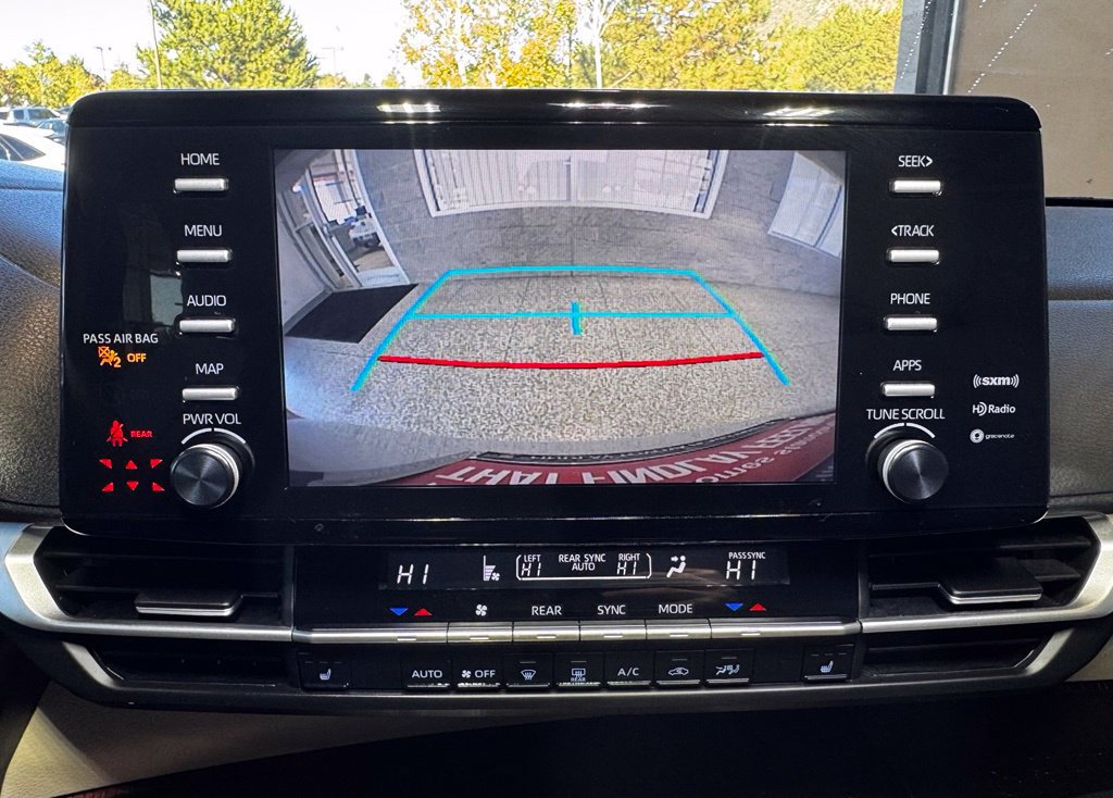 Certified 2024 Toyota Sienna XLE FWD image 32