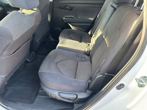 Certified 2023 Toyota Highlander L image 20