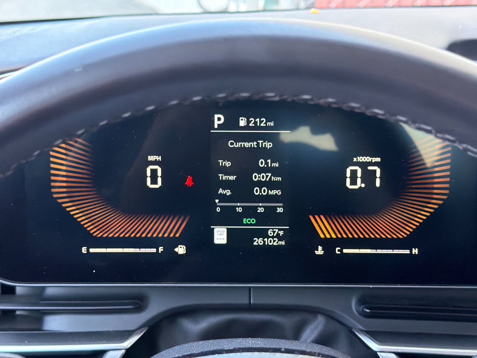 Used 2025 Kia Carnival FWD image 31