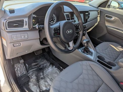 Used 2019 Kia Niro LX FWD image 10