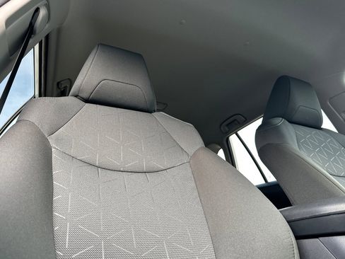 Used 2025 Toyota RAV4 XLE image 20