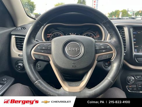 Used 2016 Jeep Cherokee Latitude w/ Comfort/Convenience Group AWD/4WD image 12