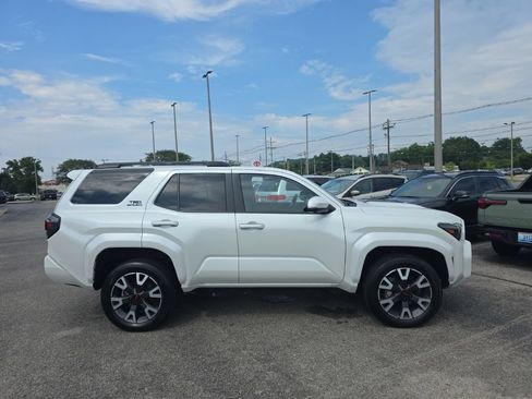 Used 2025 Toyota 4Runner TRD Sport Premium AWD/4WD image 4