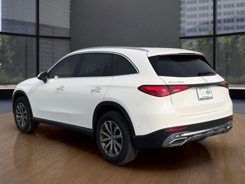 Used 2024 Mercedes-Benz GLC 300 image 3