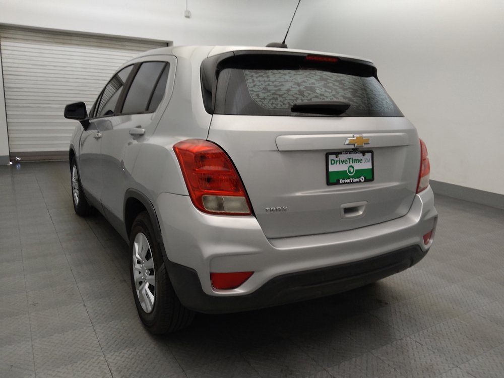 Used 2018 Chevrolet Trax LS w/ LPO, Cargo Package FWD image 5