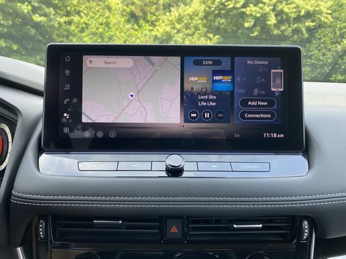 Used 2026 Nissan Rogue SL FWD image 25