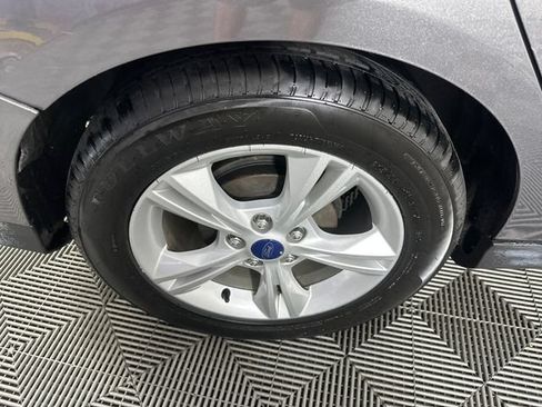 Used 2014 Ford Focus SE FWD image 9