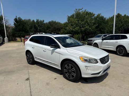 Used 2017 Volvo XC60 T5 Dynamic w/ Preferred Option Package AWD/4WD image 3