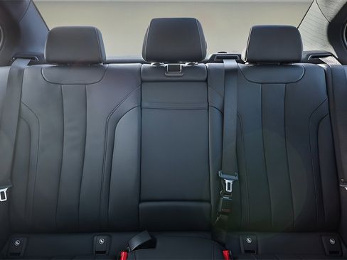 Used 2023 BMW 530i w/ Executive Package image 27