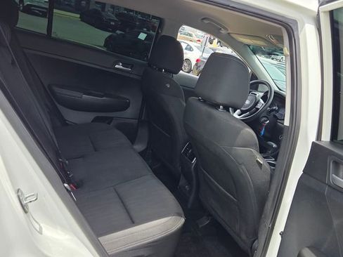 Used 2021 Kia Sportage LX FWD image 14