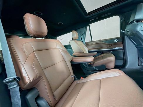 New 2026 Lincoln Navigator Reserve AWD/4WD image 31