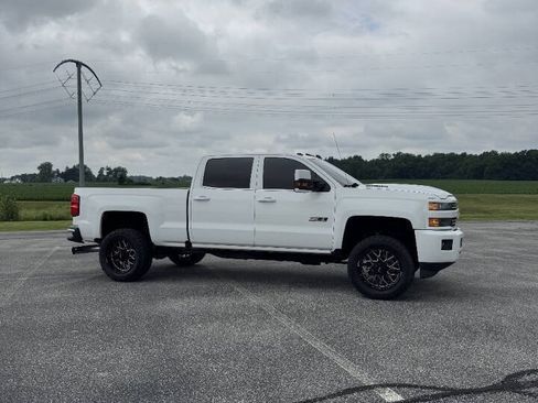 Used 2018 Chevrolet Silverado 2500 LTZ w/ Duramax Plus Package AWD/4WD image 7