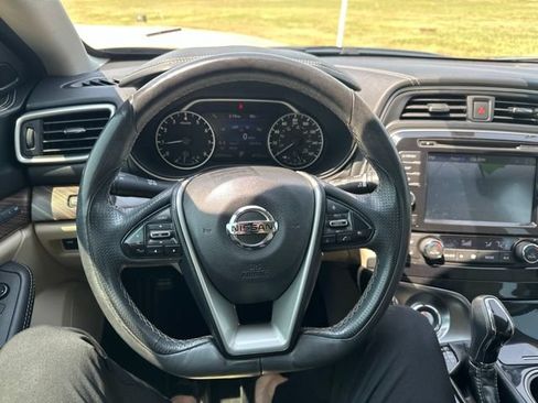 Used 2016 Nissan Maxima Platinum w/ Interior Lighting Package FWD image 14