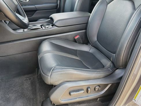 Used 2025 Honda Pilot EX-L image 36