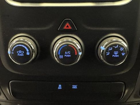 Used 2017 RAM 1500 Express AWD/4WD image 21