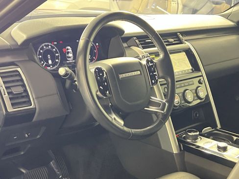 Used 2020 Land Rover Discovery HSE image 16