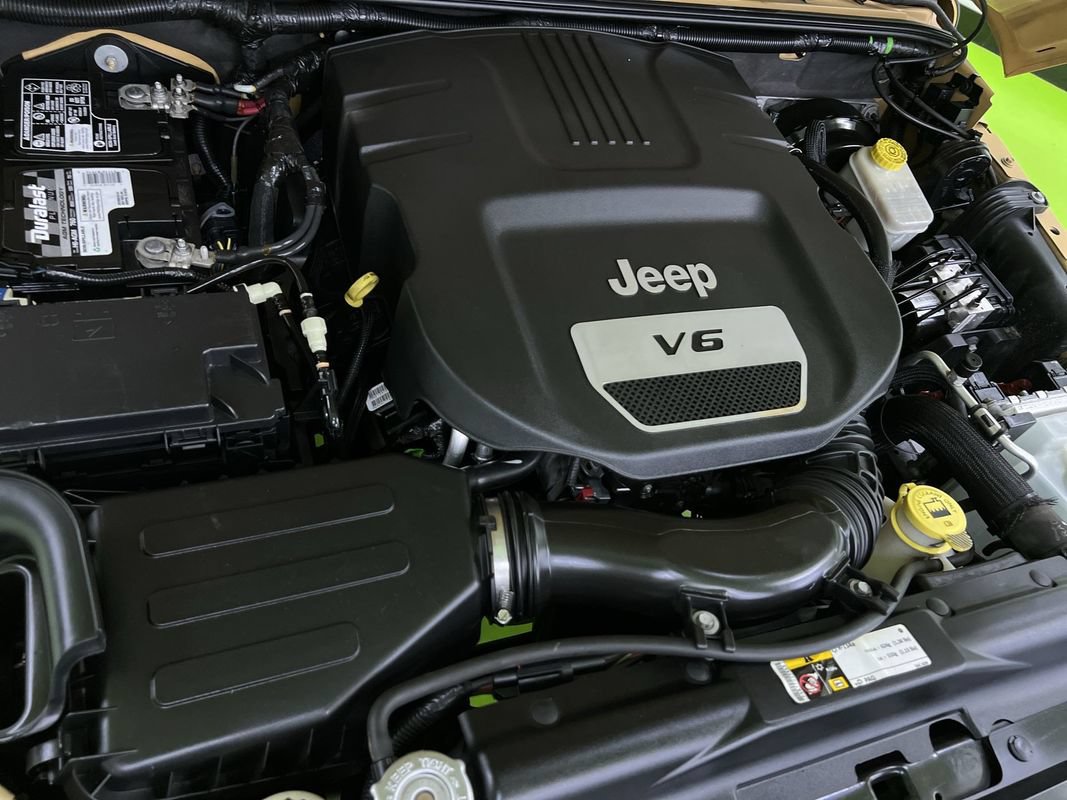 Used 2014 Jeep Wrangler Unlimited Sport w/ Quick Order Package 24S AWD/4WD image 29