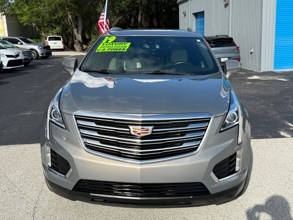 Used 2019 Cadillac XT5 FWD image 2
