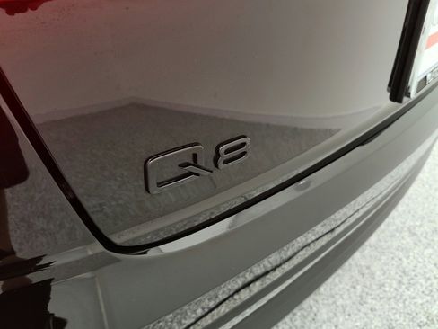 Used 2022 Audi Q8 Premium Plus image 24
