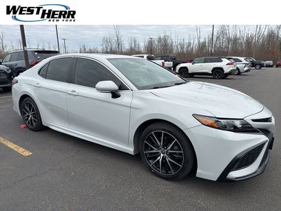 Used 2022 Toyota Camry SE w/ Cold Weather Package