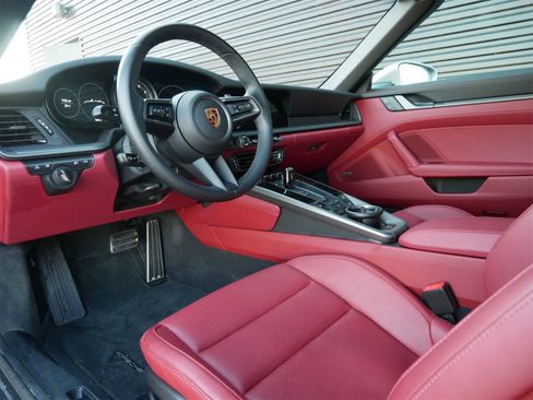 Used 2023 Porsche 911 Carrera S image 4