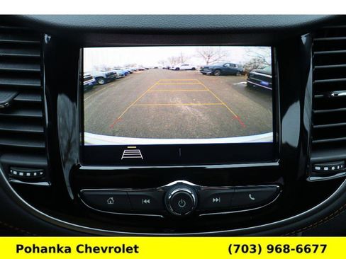 Used 2022 Chevrolet Trax LT w/ LT Convenience Package image 16