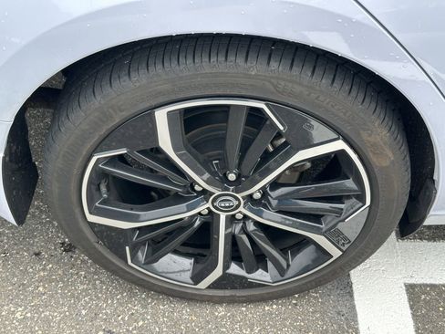 Certified 2024 Nissan Altima 2.5 SR w/ SR Premium Package FWD image 9