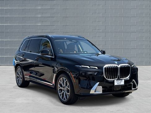 Used 2025 BMW X7 xDrive40i w/ Premium Package image 1