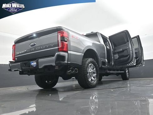 Used 2024 Ford F250 Lariat w/ Chrome Package image 29