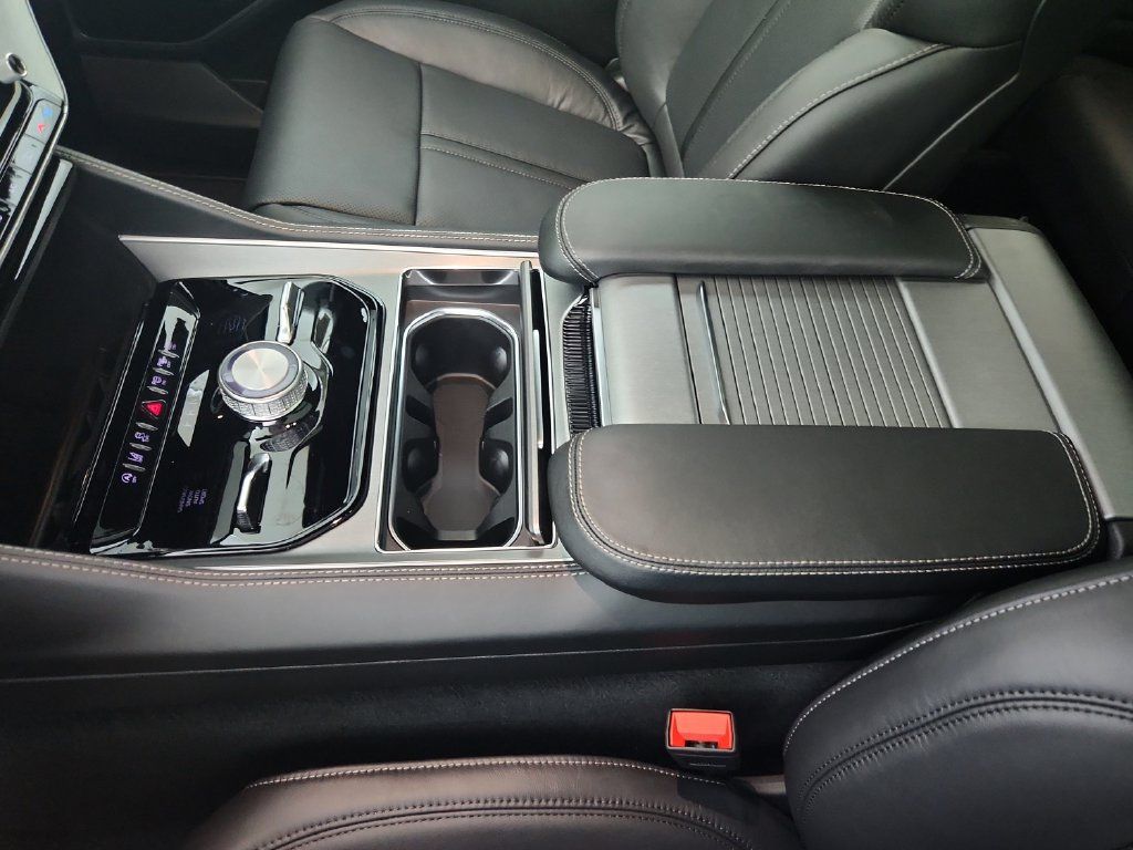 New 2026 Jeep Grand Wagoneer Limited AWD/4WD image 28