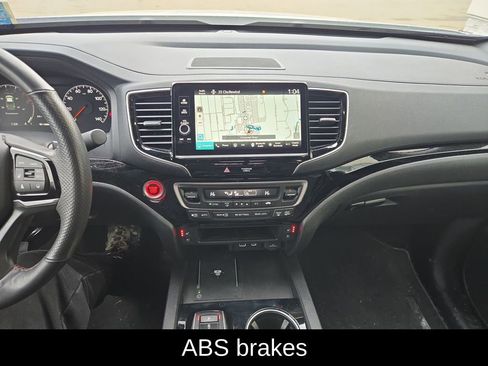 Certified 2025 Honda Ridgeline Black Edition image 17