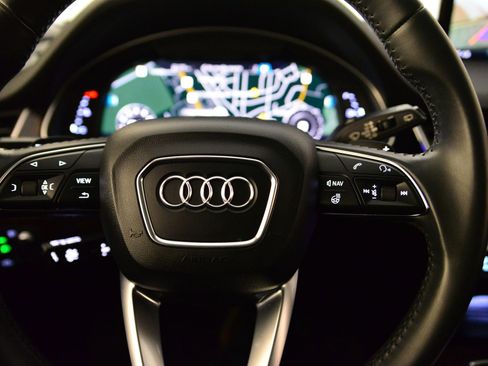 Used 2018 Audi Q7 3.0T Prestige image 11