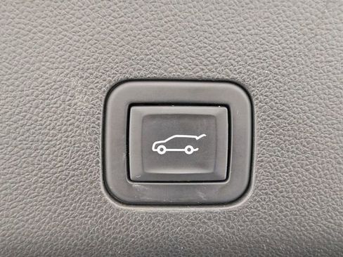 Used 2023 GMC Yukon XL Denali Ultimate image 33