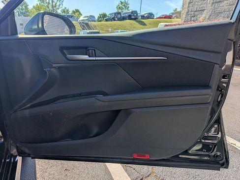 Used 2025 Toyota Camry LE FWD image 33