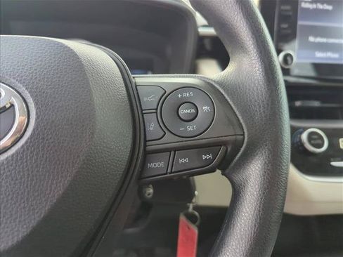 Used 2022 Toyota Corolla LE FWD image 16