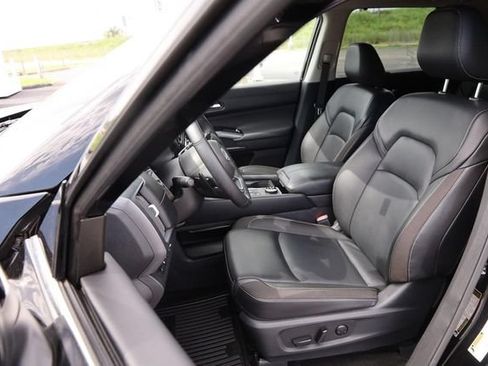 Certified 2025 Nissan Pathfinder SL AWD/4WD image 9