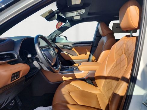 Certified 2020 Toyota Highlander Platinum image 9