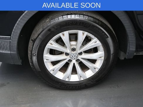 Used 2019 Volkswagen Tiguan SE AWD/4WD image 35