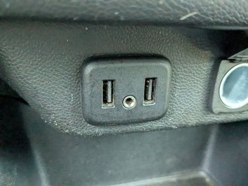 Used 2021 Chevrolet Traverse LT image 22