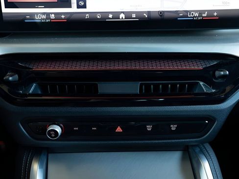 Used 2025 BMW 430i xDrive w/ M Sport Package image 24