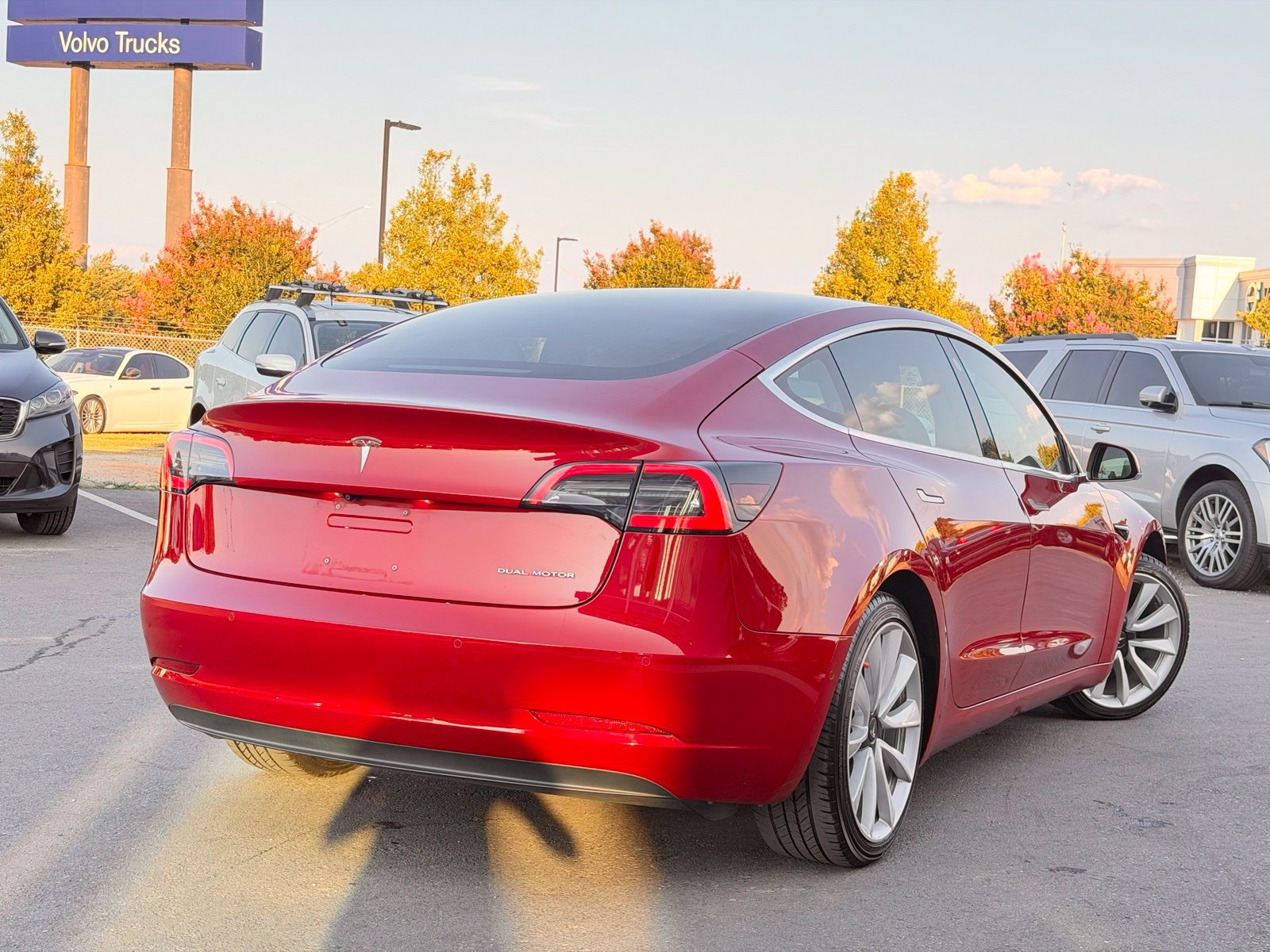 Used 2018 Tesla Model 3 Long Range AWD/4WD image 3