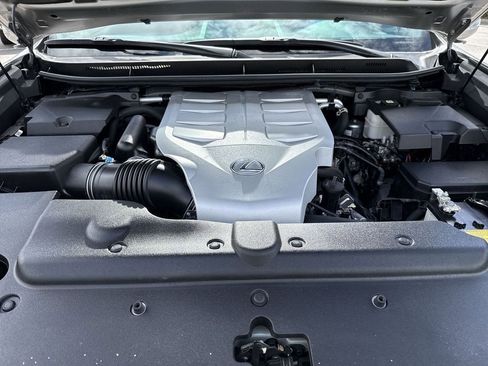 Used 2023 Lexus GX 460 Premium w/ Premium Package image 14