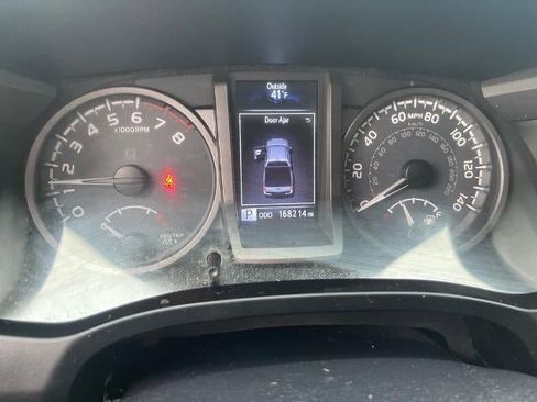 Used 2017 Toyota Tacoma SR5 image 11