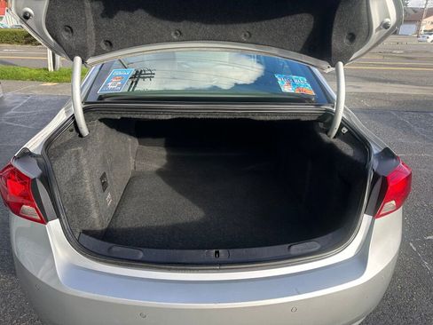 Used 2017 Chevrolet Impala LT image 11